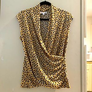 Women’s Medium Cap-Sleeved Ruched Top